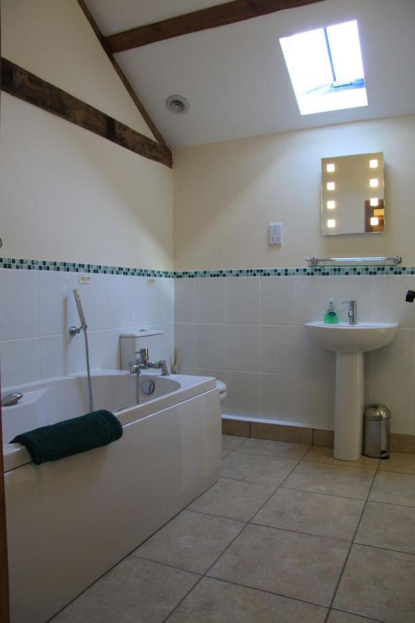 The Granary Self Catering Cottage Shrewsbury Eksteriør billede